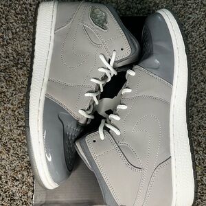 Jordan Cool Gray 1s Size 6